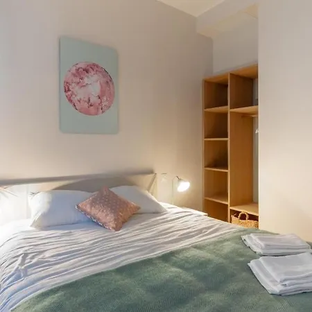 Spacious Industrial-style Loft شقة باريس
