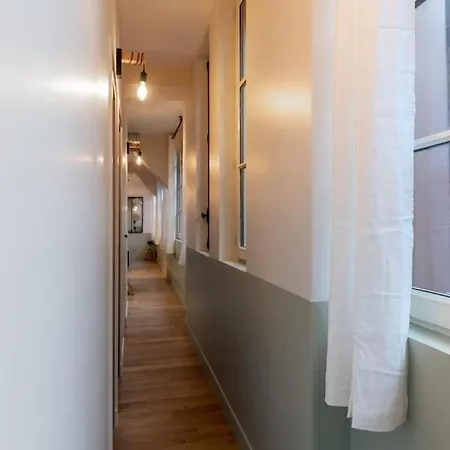 شقة Spacious Industrial-style Loft