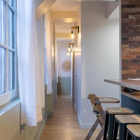 Spacious Industrial-style Loft