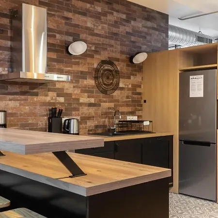 شقة Spacious Industrial-style Loft
