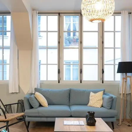 Spacious Industrial-style Loft شقة باريس