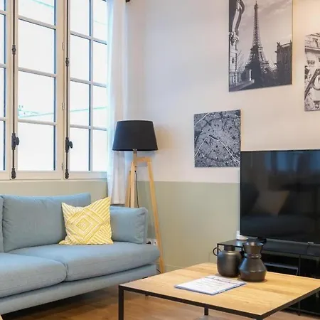 Spacious Industrial-style Loft * باريس