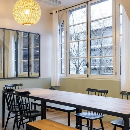 Spacious Industrial-style Loft